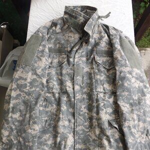 M65 US Army Cold Weather Field Coat Large + ECW Liner Universal Digital Camo